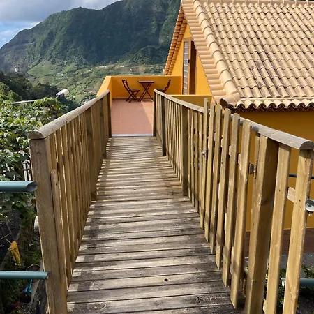 Lägenhet Yellow Attic *